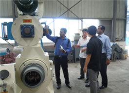 customers visit our chicken feed mill factory 